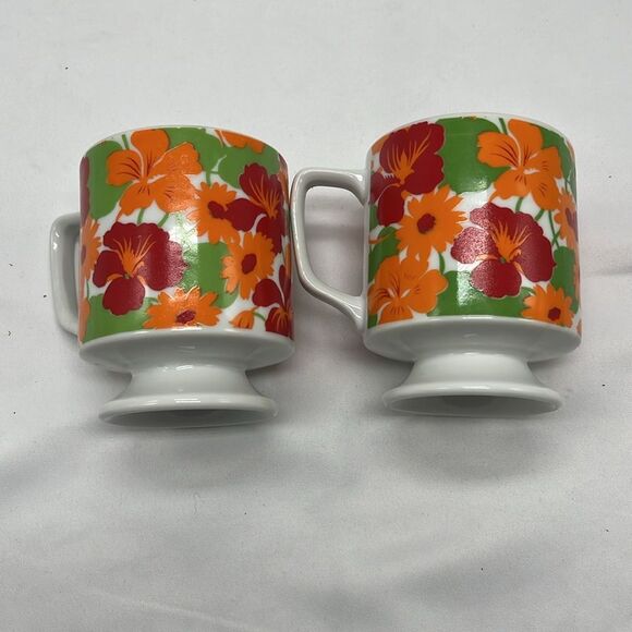 Pair of Vintage Bright Floral Footed Mugs - Picture 3 of 6